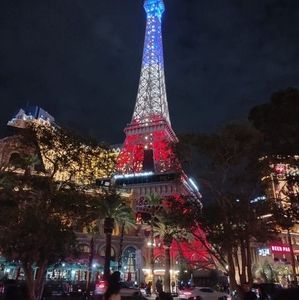 Meet your Posher, Bustillos